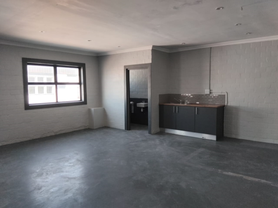To Let commercial Property for Rent in Middedorp Western Cape